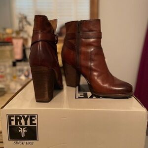 Frye boots Almost brand NEW!!!!